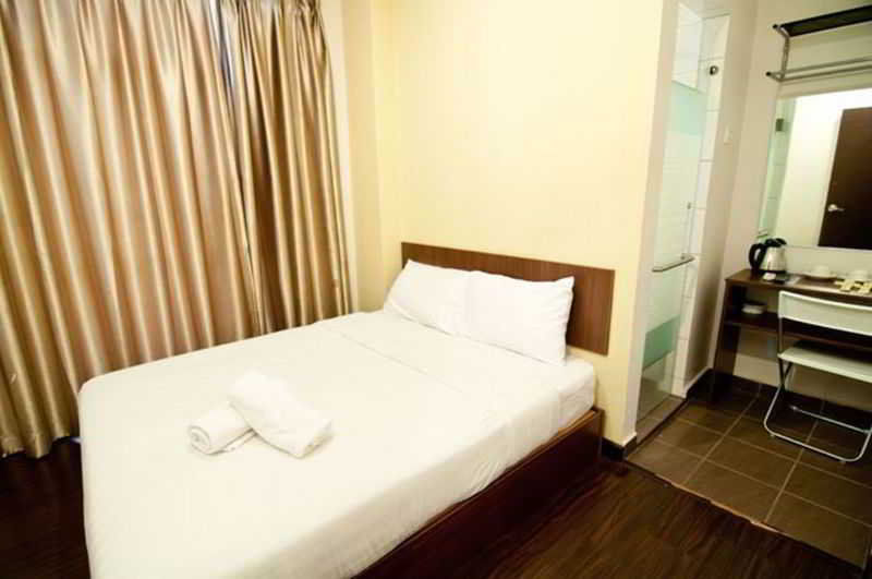 101 Lake View Hotel Puchong Exterior photo
